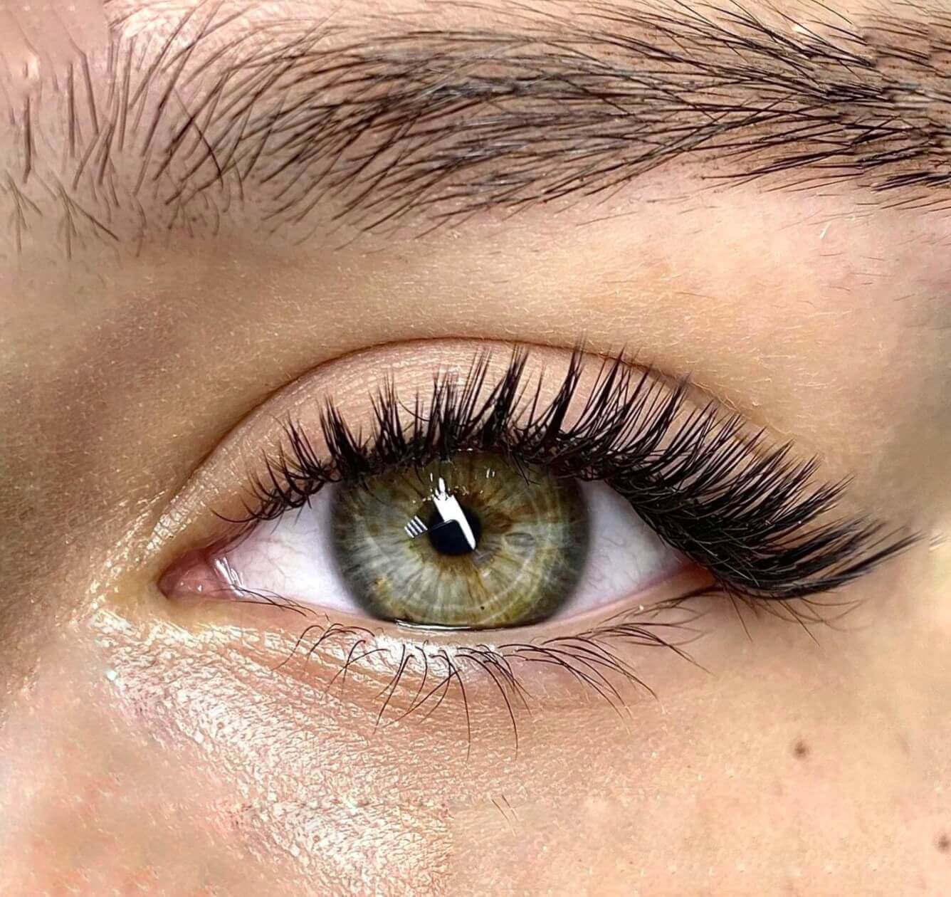 Choosing the Perfect Eyelash Extension Length - Wet Effect natural eyelash 9