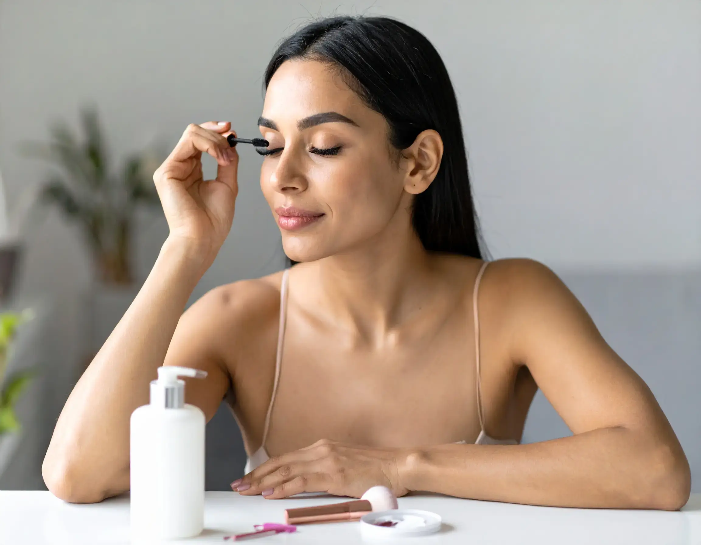 Can You Swim With Lash Extensions? Truths, Myths & Expert Tips - 4 3