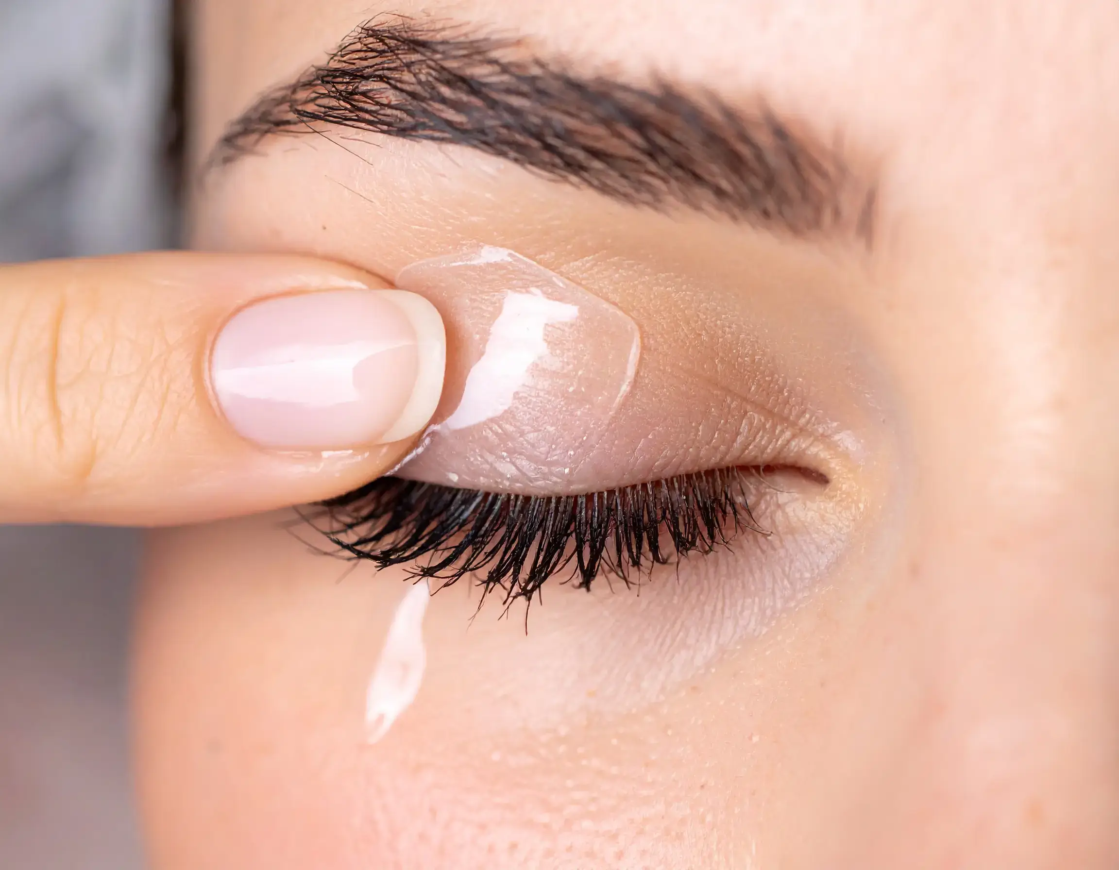 Unlocking the Truth: Does Vaseline Really Help Eyelashes Grow Safely? - 1 18